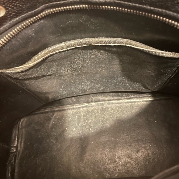 ‼️FINAL PRICE DROP‼️VINTAGE CHANEL MEDALLION TOTE BAG - Picture 13 of 17